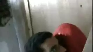 يزنق أمه فى المطبخ