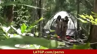 ابنتها سحاقية تعشقها تساعدها وتلعق كسها