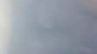 ميلف ترتدي نظارات تخدم قضيب زوجها وهي راكعة