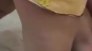 شرموطة عربية مصرية تأخذ ديكاً قاسياً في فيلم إباحي خشن