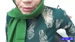 مقطع إباحي فارسي: حلق عميق وبلع السائل المنوي