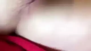 امرأة تركية ناضجة تصل للنشوة في جلسة استمناء فردية صريحة