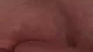 وضعية كلابية عنيفة: نيك طيز سمراء ضيقة بملابس داخلية طبعة حيوانات