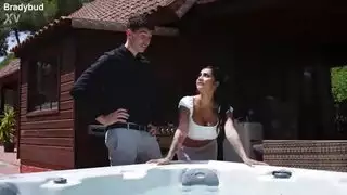 الوكيل يضرب مؤخرة العميل المفلس الضيقة في عقار غير مفروش