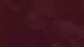 إرشاد إباحي قاسي: سامانثا ترى لشابين كيف يمارسان الجنس