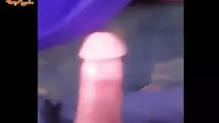 عاهرة ريفية خبيرة تأخذ ثقب مزدوج ومص عميق