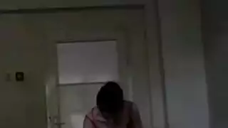 رغبات عارية كاملة: جلسة جنس صريحة لفتاة عراقية على البث المباشر