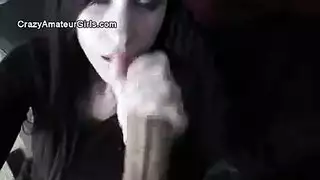 هواية هذه المراهقة المفضلة: تعبث بفرجها الجائع