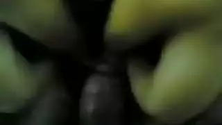 تداعب بظرها ثم تأخذ ضربة قوية من عشيقها