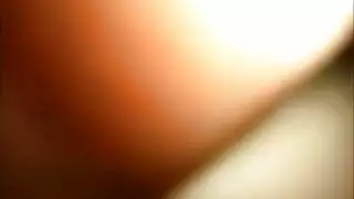 خادمة مثارة تمتلئ زب كبير في فرجها المبلول بعمق