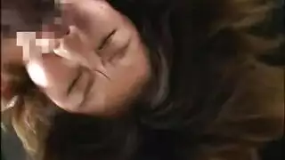 نجم إباحي لبناني يستعرض أداته الضخمة