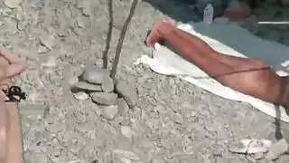 الهرة مزدوجة جميلة الأقواس